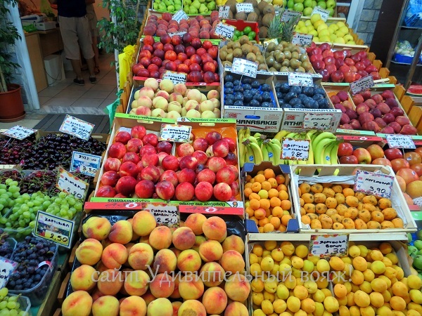 фрукты в Греции