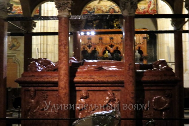 Кафедральный собор символические гробницы польских королей