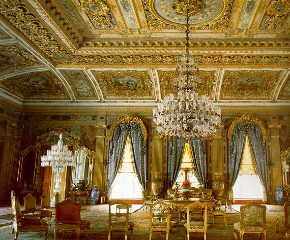 дворец Долмабахче в Стамбуле