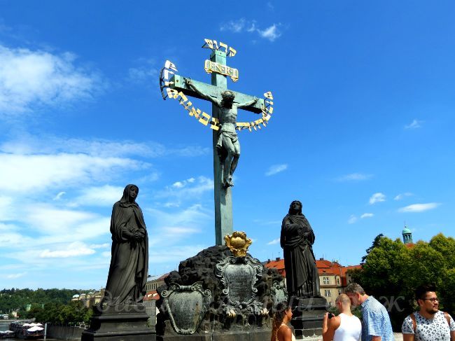 статуя Святого Креста на Голгофе