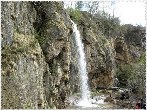 Medovye vodopady v Karachaevo-Cherkesii 