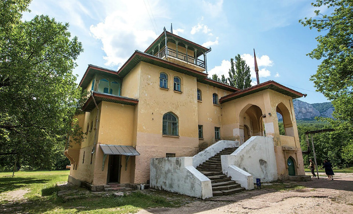 ohotnichij-dom-kokkozskij-dvorec